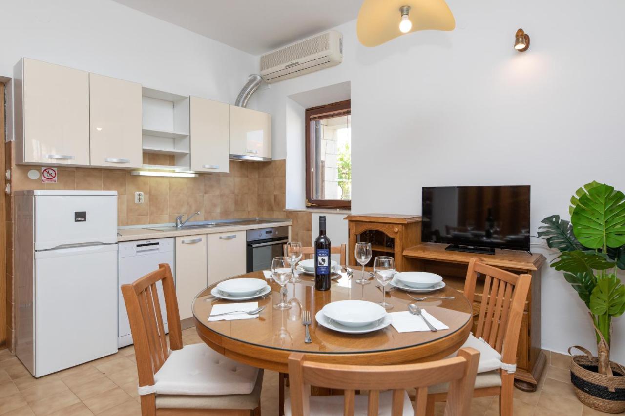Apartments4You Supetar-The Best And Most Popular Apartments For Discovering The Island - Free Parking - 200 Meters From The Beach Esterno foto