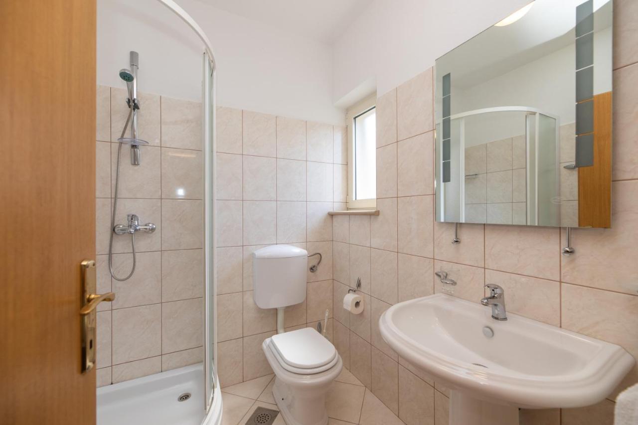 Apartments4You Supetar-The Best And Most Popular Apartments For Discovering The Island - Free Parking - 200 Meters From The Beach Esterno foto