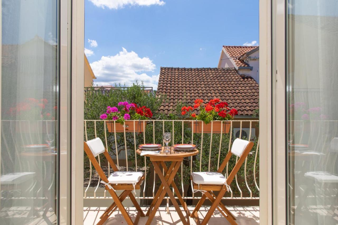 Apartments4You Supetar-The Best And Most Popular Apartments For Discovering The Island - Free Parking - 200 Meters From The Beach Esterno foto